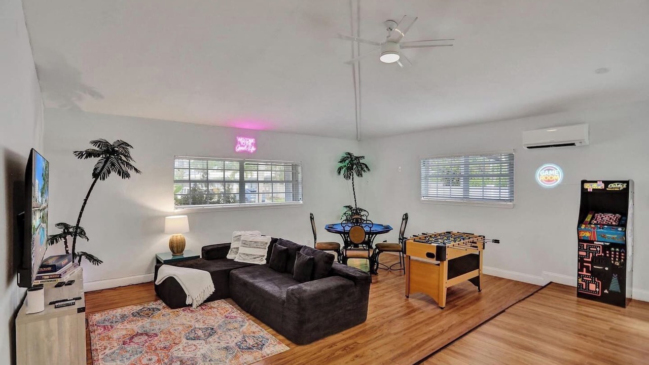 Photo of Livingroom in Dolphin Isles