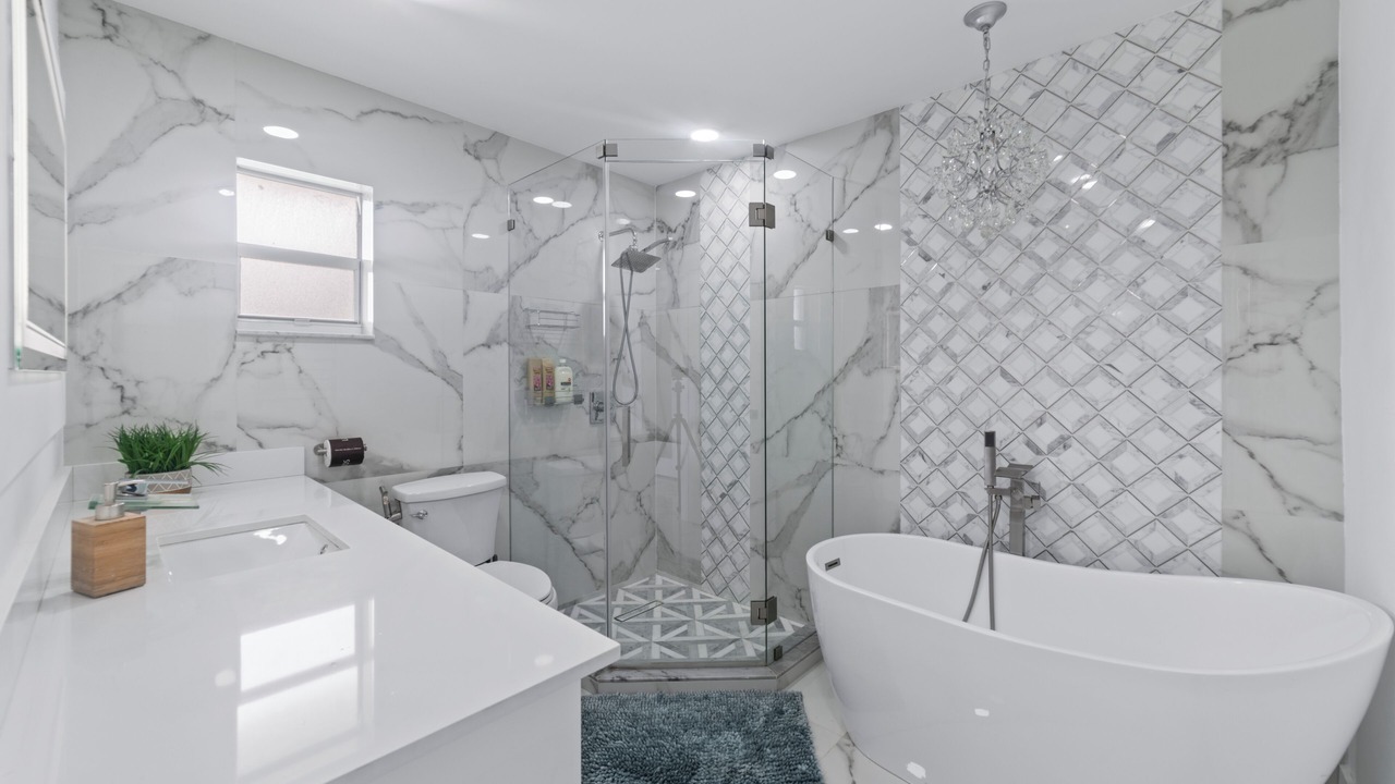 Photo of Bathroom in Kendale Lakes