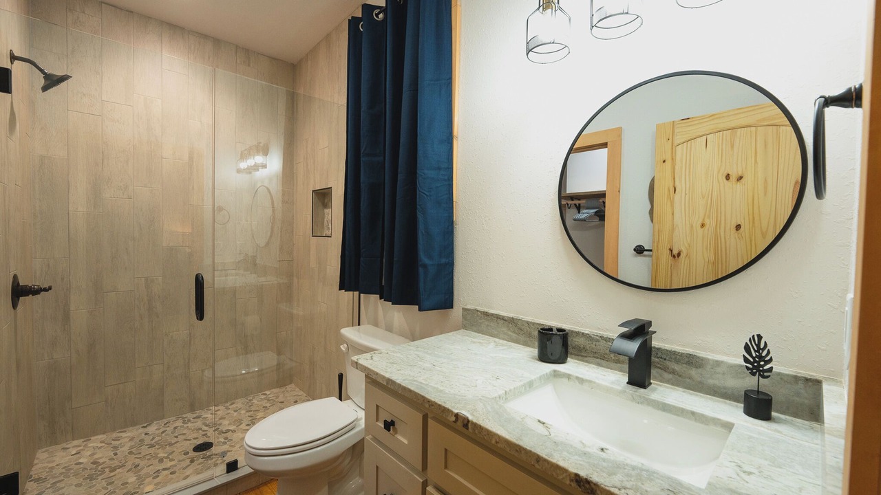 Photo of Bathroom in McCaysville