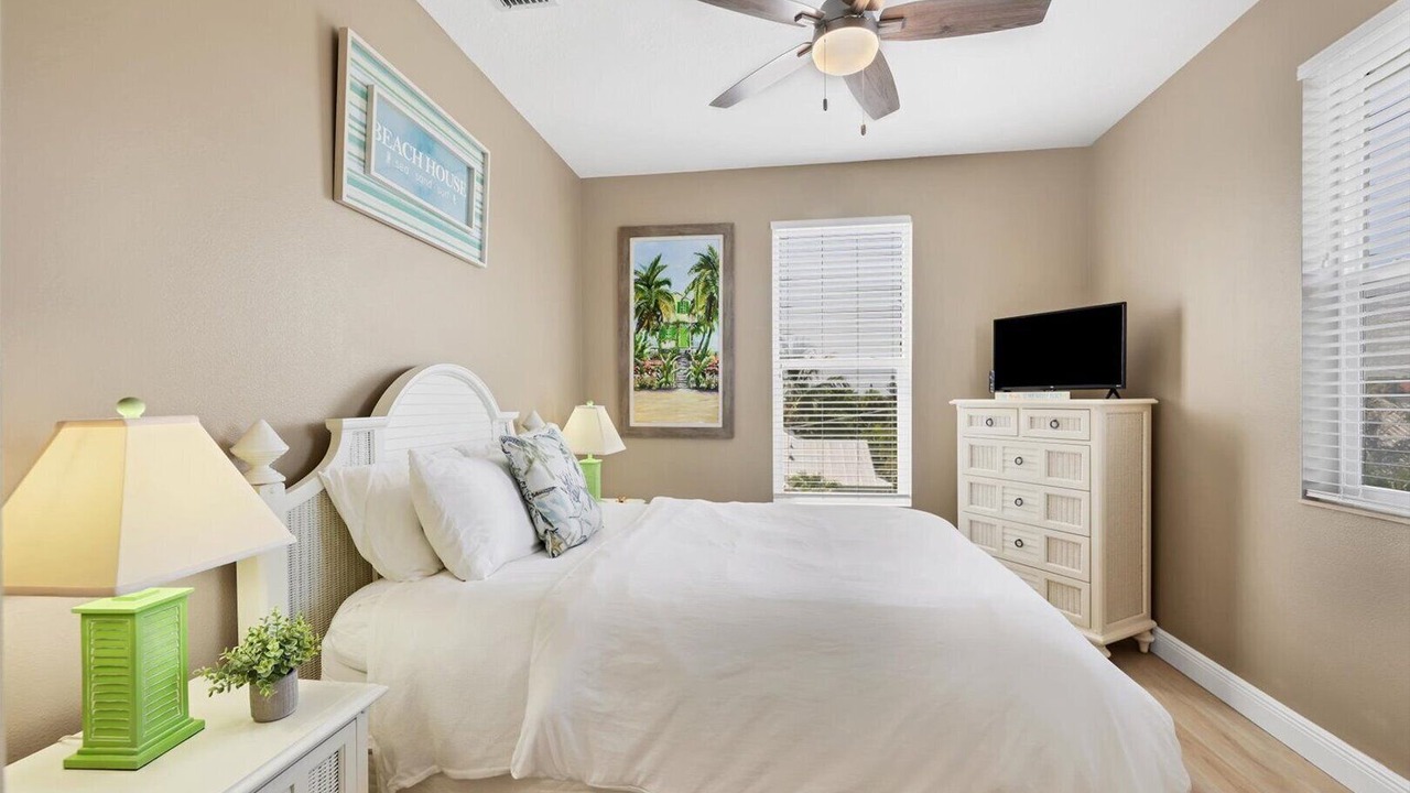 Photo of Bedroom in Holmes Beach