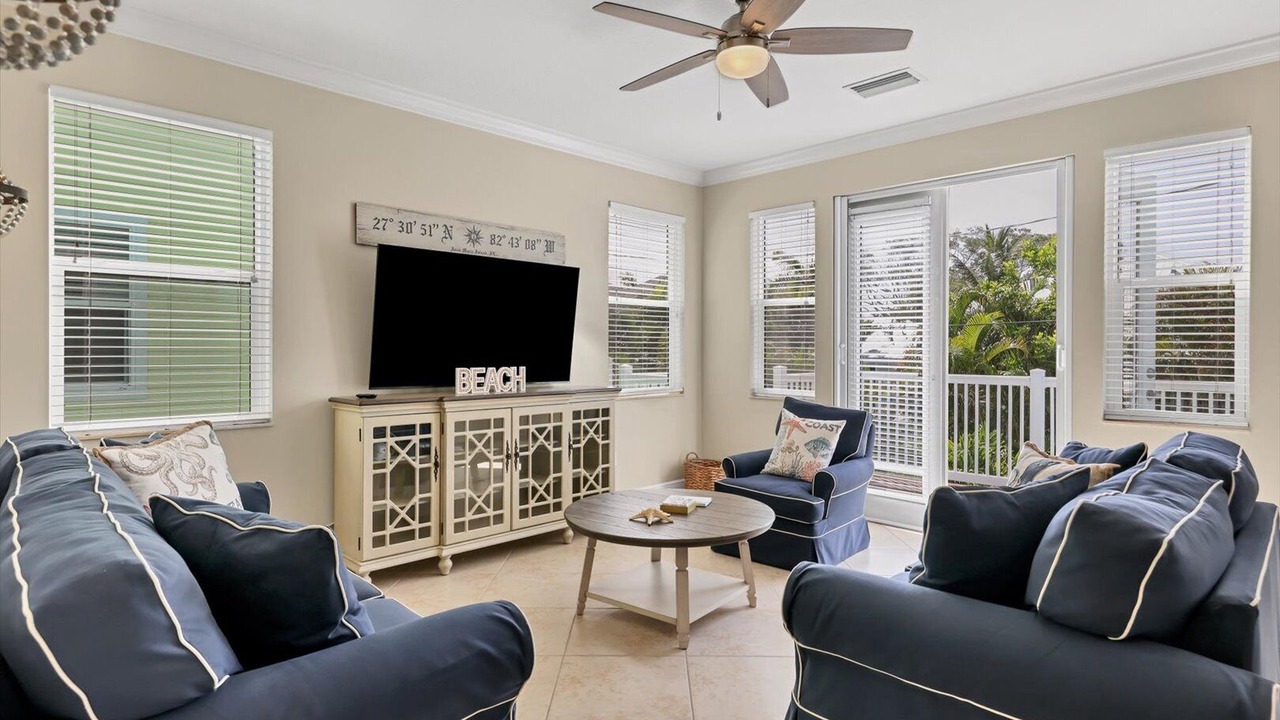 Photo of Livingroom in Holmes Beach