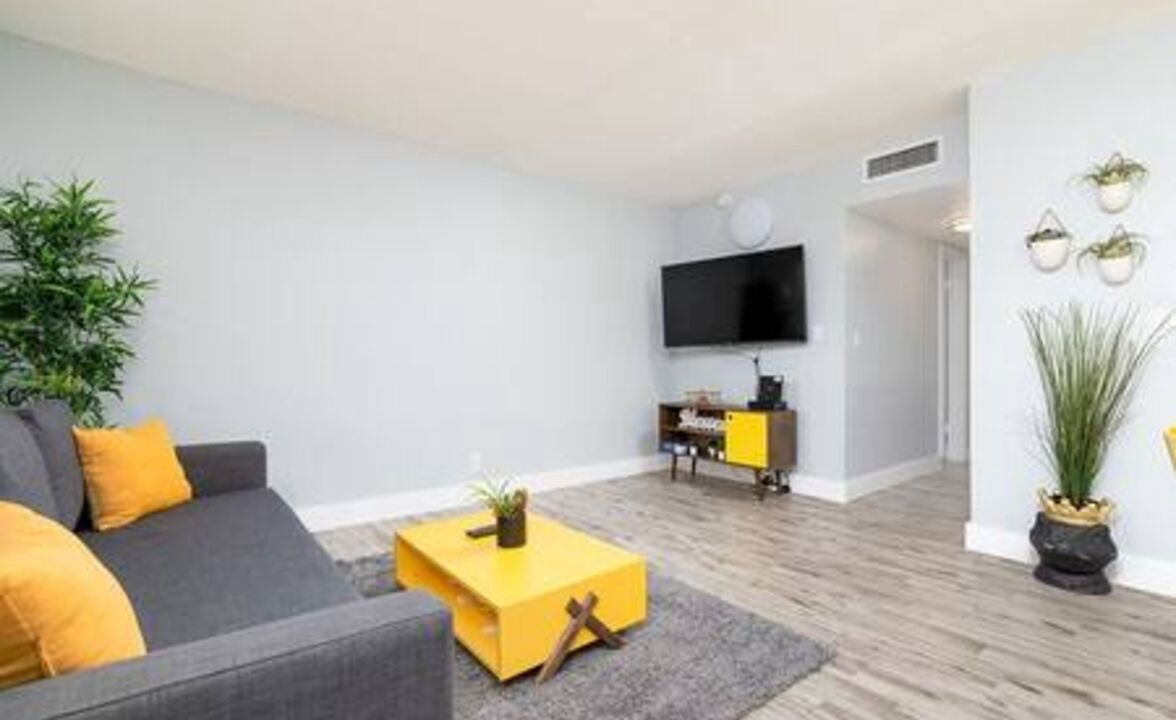 Photo of Livingroom in Coral Shores