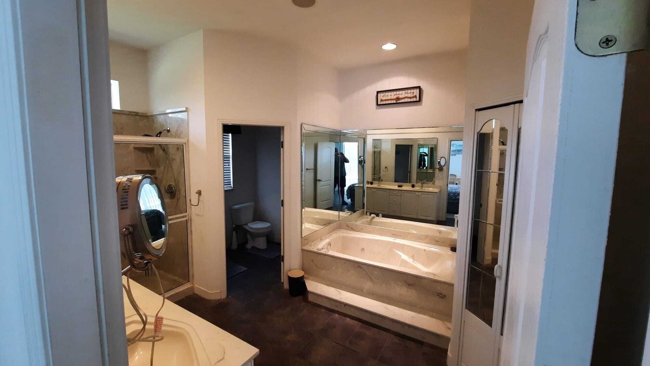 Photo of Bathroom in Joel