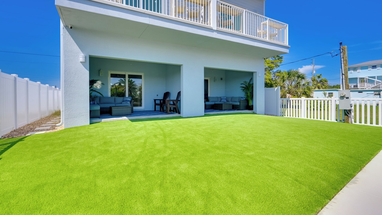 Photo of Patio Balcony in Hudson Beach Estates