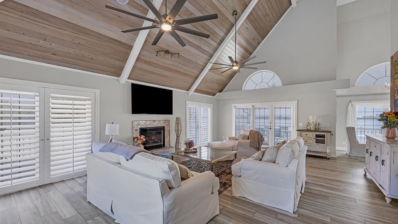 Photo of Livingroom in Palm Island