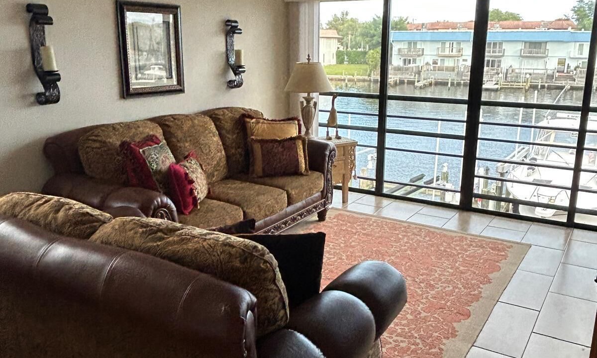 Photo of Livingroom in Florida North Atlantic Coast