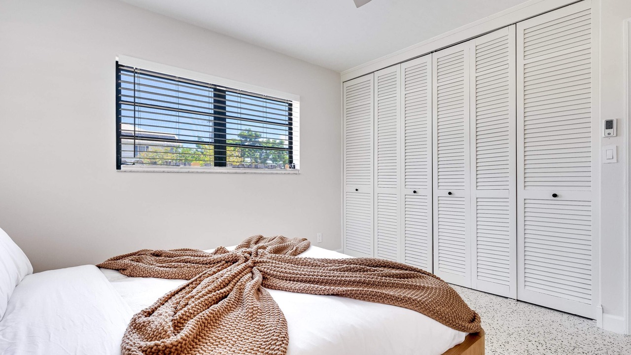 Photo of Bedroom in Lauderdale Harbours
