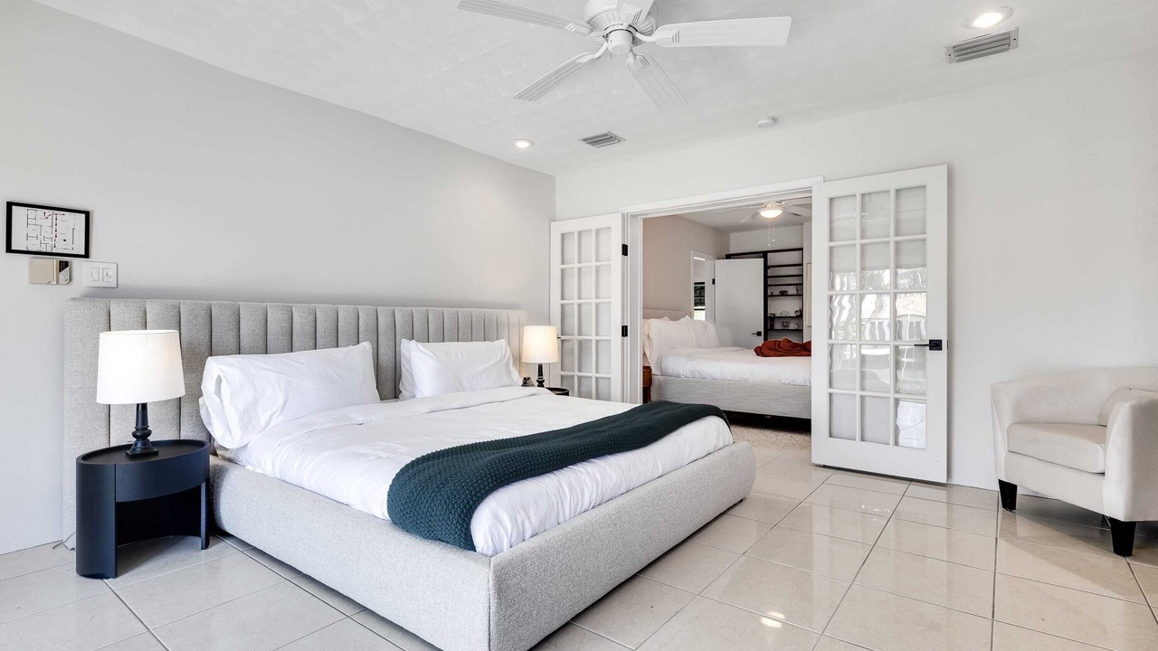 Photo of Bedroom in Lauderdale Harbours