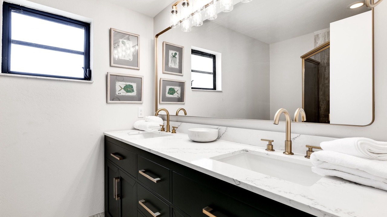 Photo of Bathroom in Lauderdale Harbours