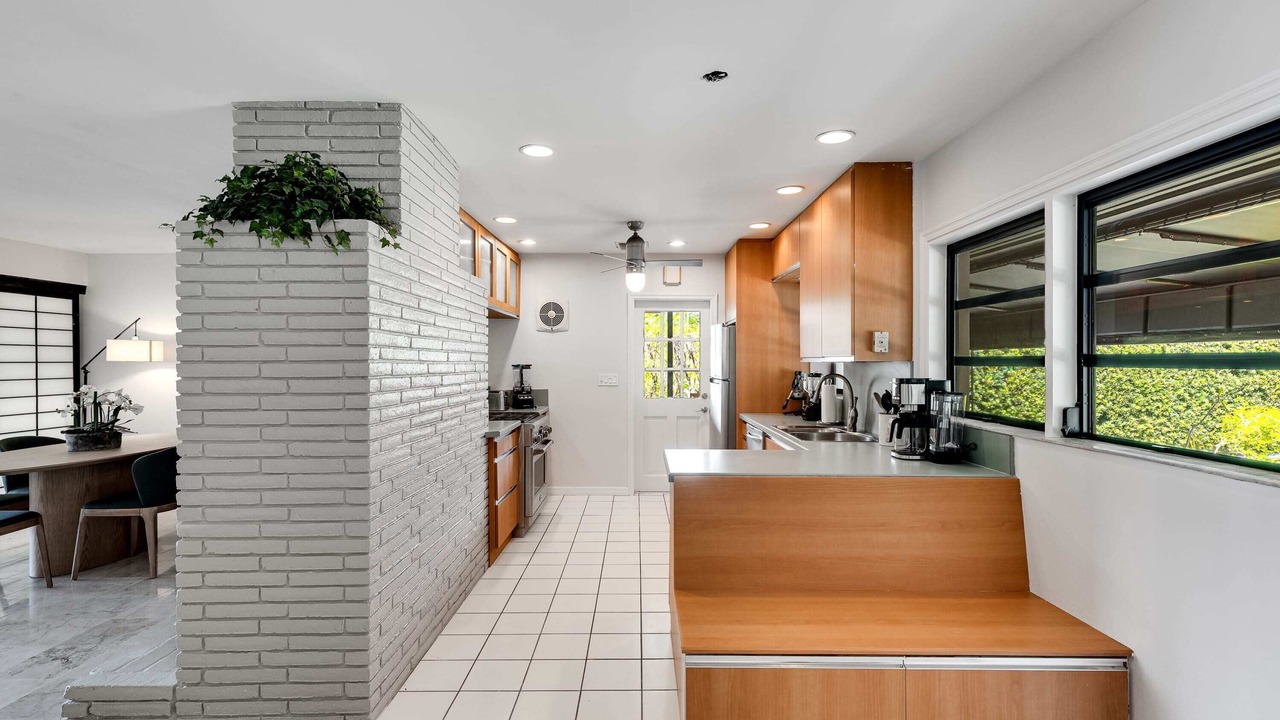 Photo of Kitchen in Lauderdale Harbours