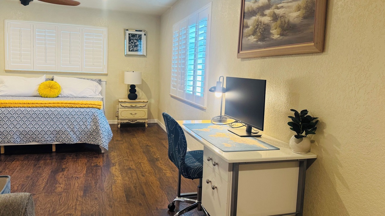 Photo of Bedroom in Edgewater