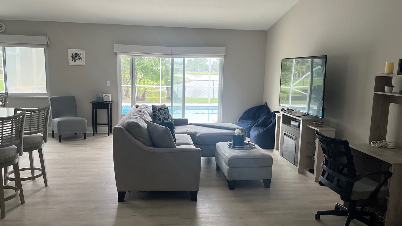 Photo of Livingroom in Jupiter Village