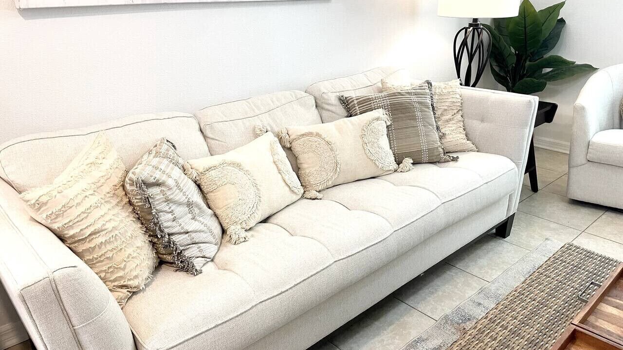 Photo of Livingroom in Groveland