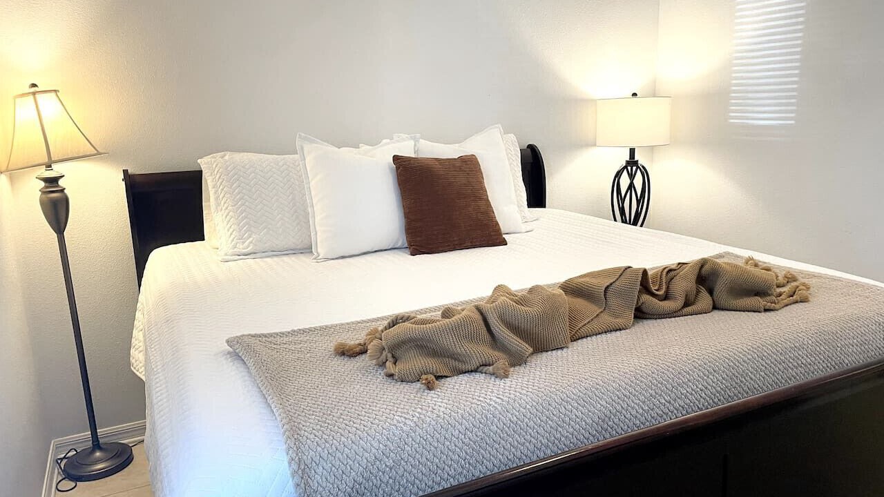 Photo of Bedroom in Groveland