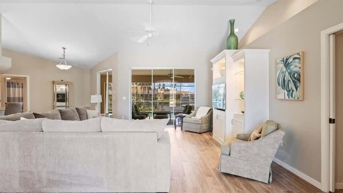 Photo of Bedroom in Burnt Store Isles