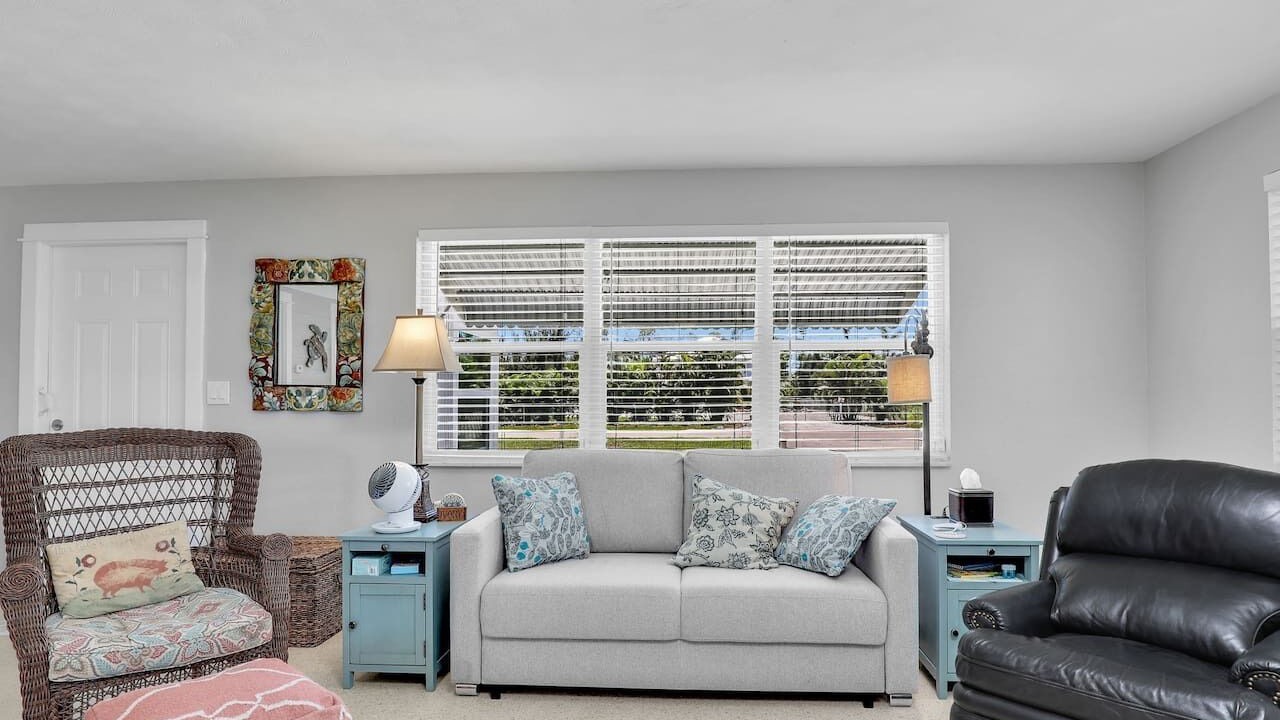 Photo of Livingroom in Saint James City