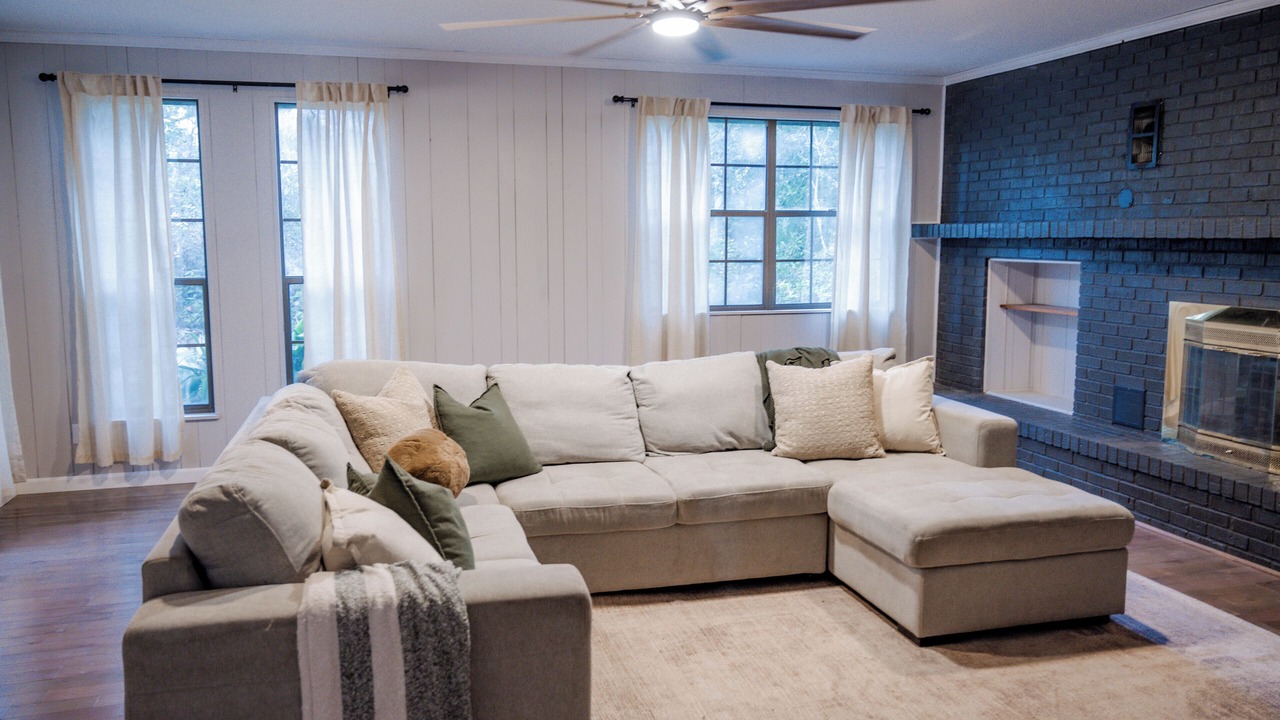 Photo of Livingroom in Lake City
