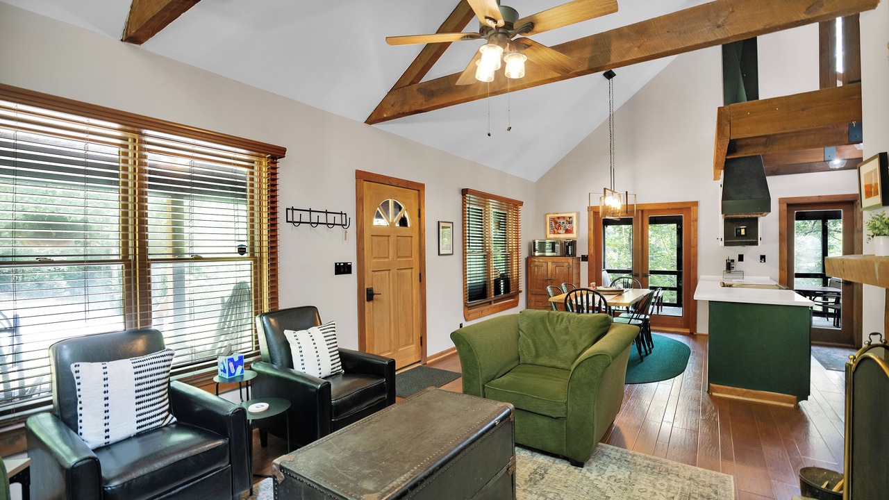 Photo of Livingroom in Cleveland