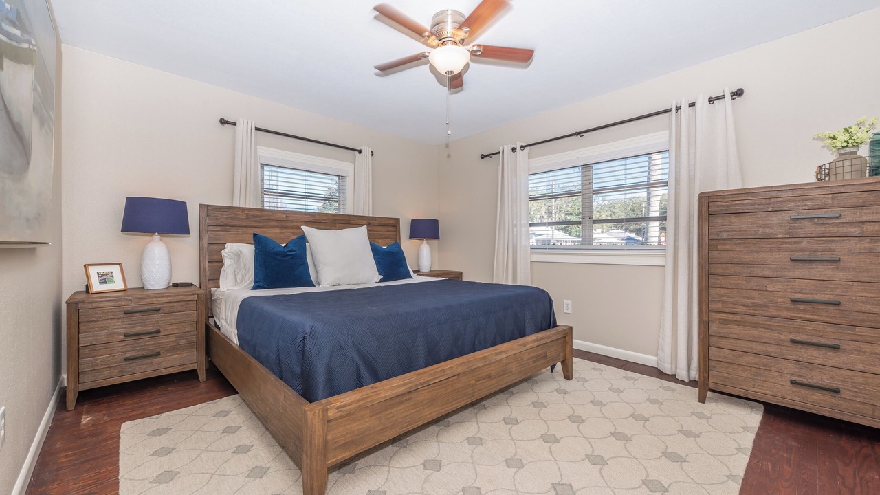Photo of Bedroom in Winter Garden