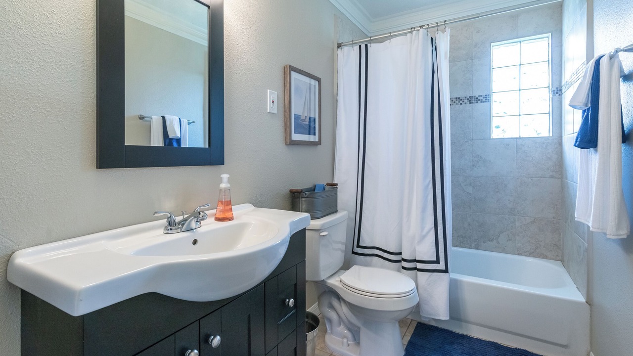 Photo of Bathroom in Winter Garden