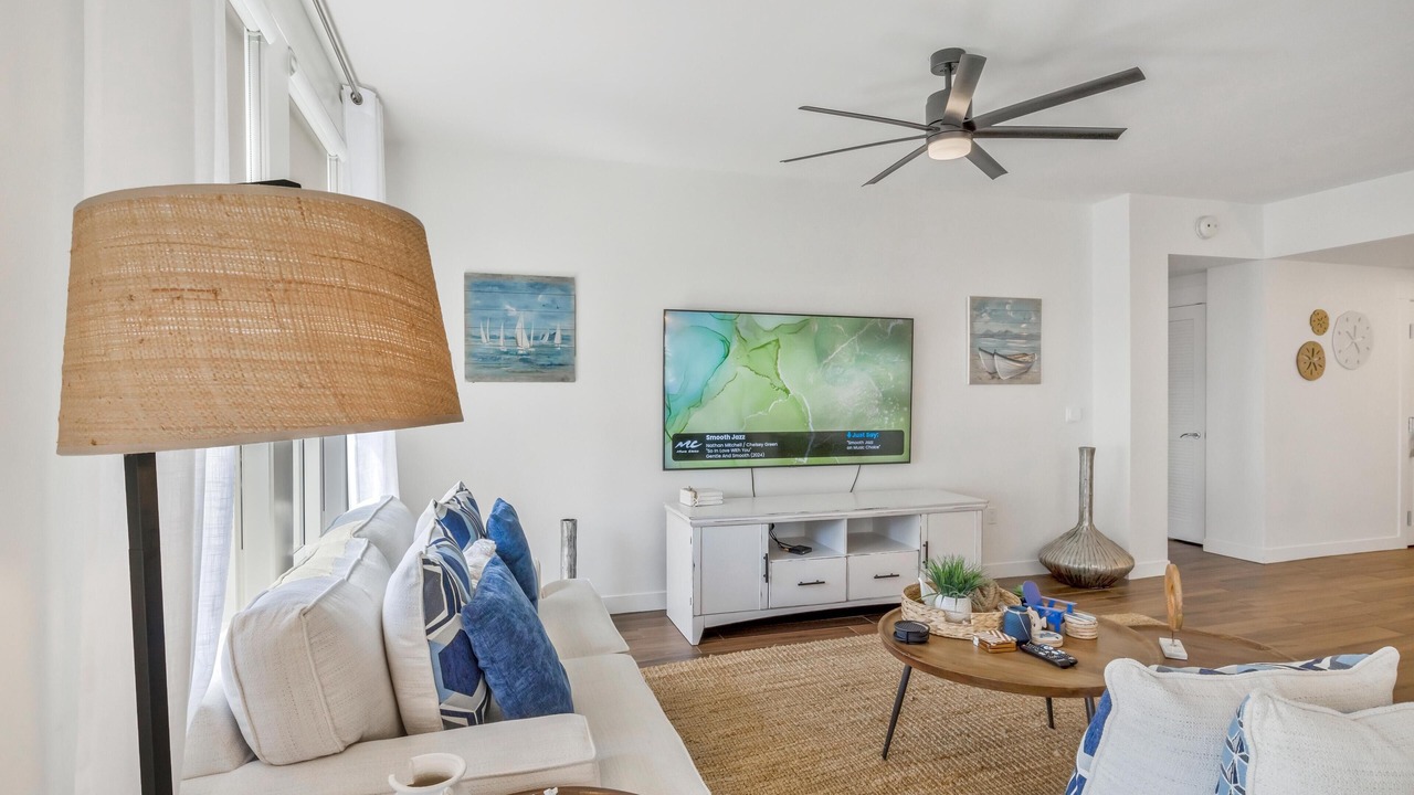 Photo of Livingroom in Baytowne Wharf