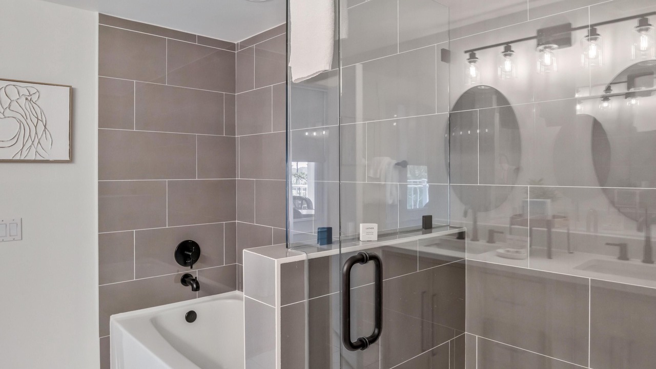 Photo of Bathroom in Baytowne Wharf
