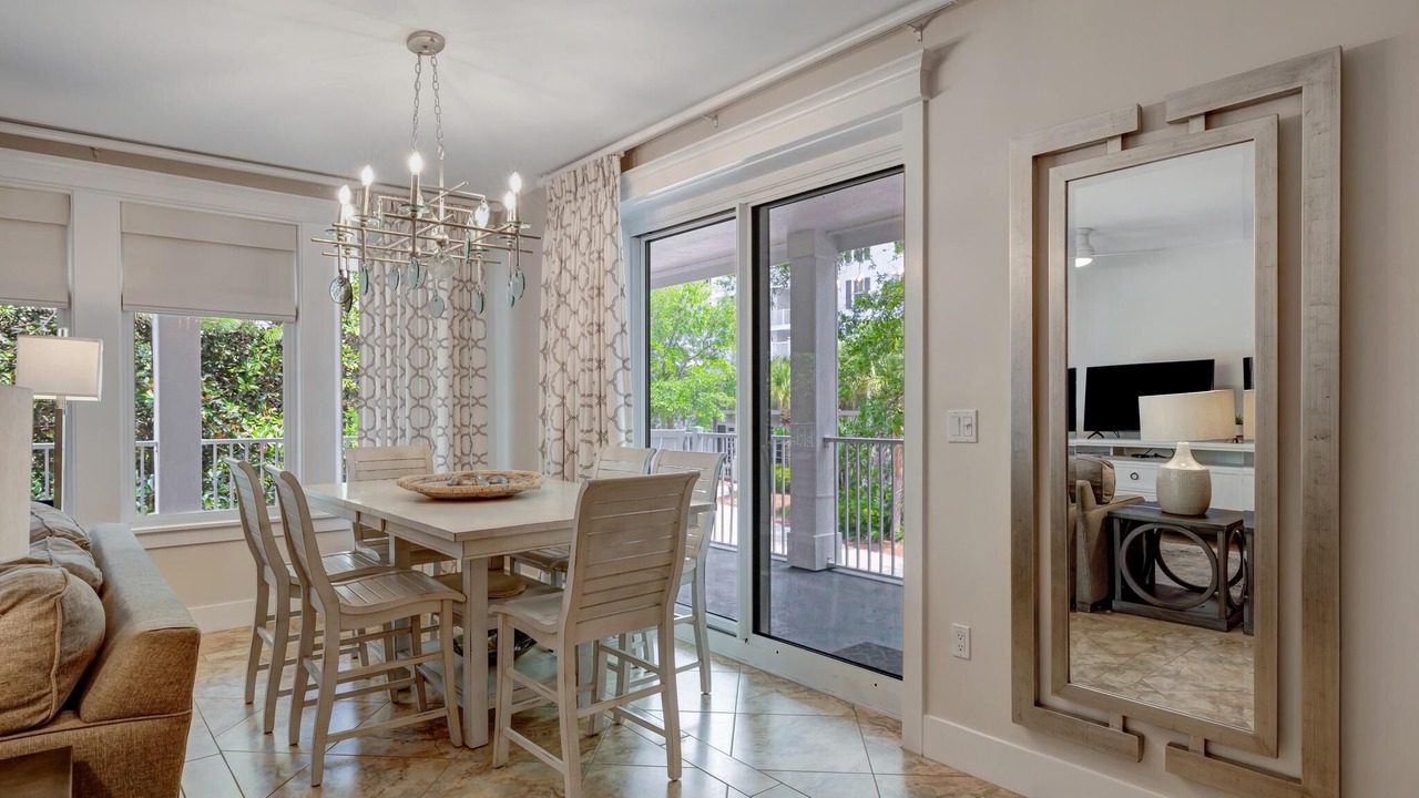 Photo of Livingroom in Baytowne Wharf