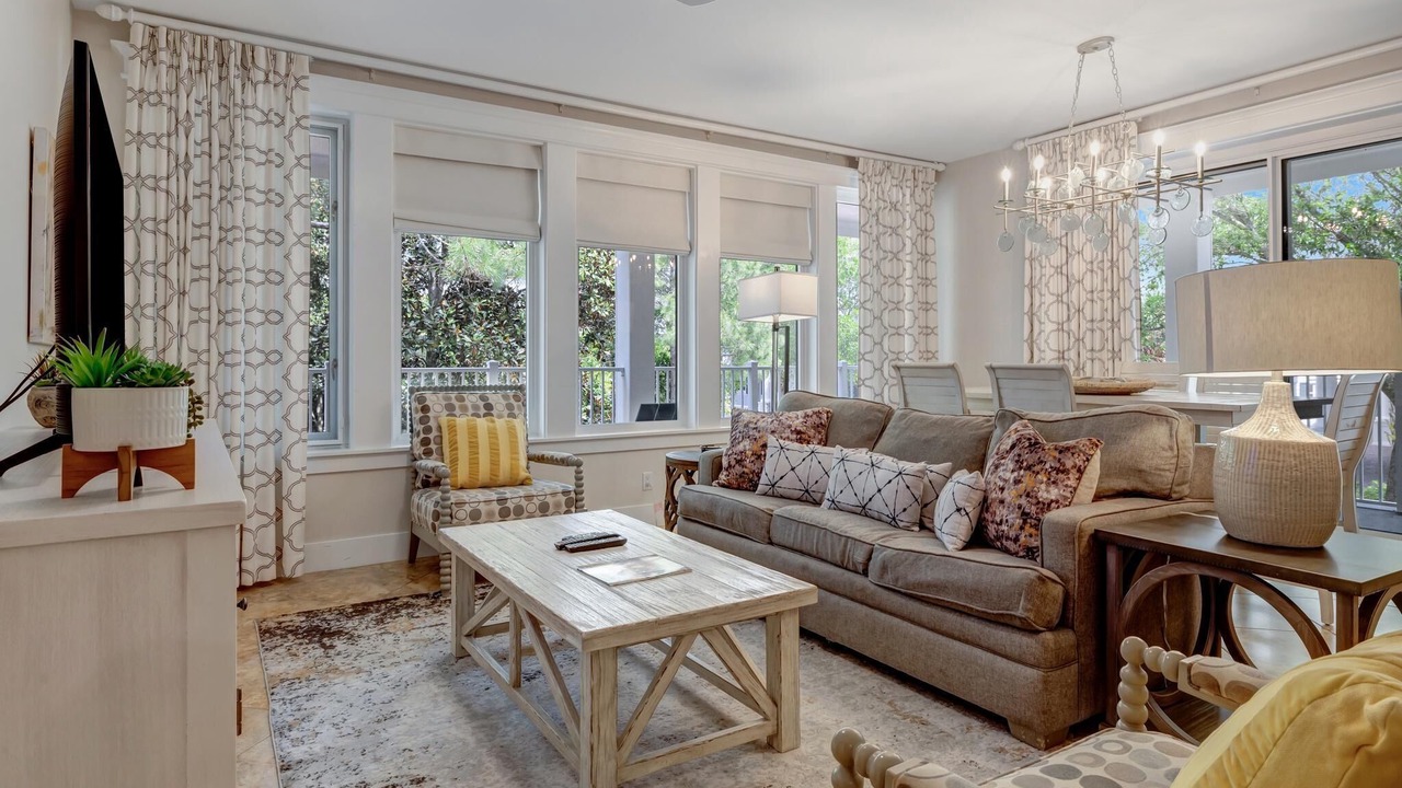 Photo of Livingroom in Baytowne Wharf