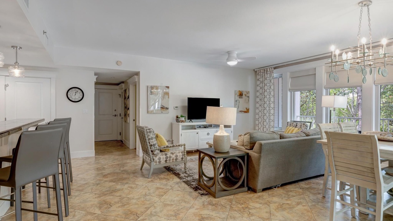 Photo of Livingroom in Baytowne Wharf