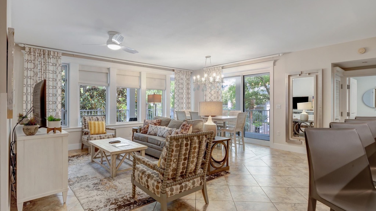 Photo of Livingroom in Baytowne Wharf
