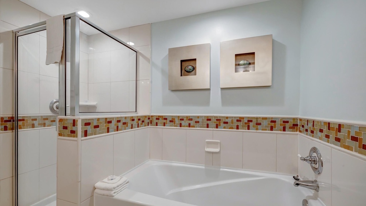 Photo of Bathroom in Baytowne Wharf