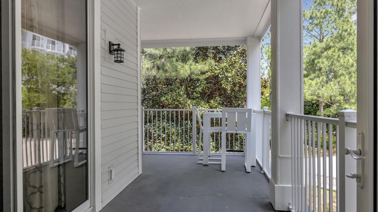 Photo of Patio Balcony in Baytowne Wharf
