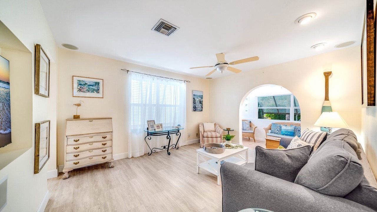 Photo of Livingroom in College Park