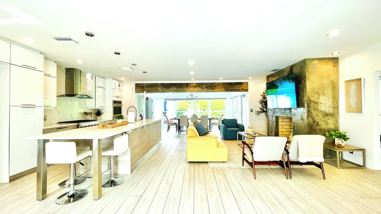 Photo of Others in Dolphin Isles