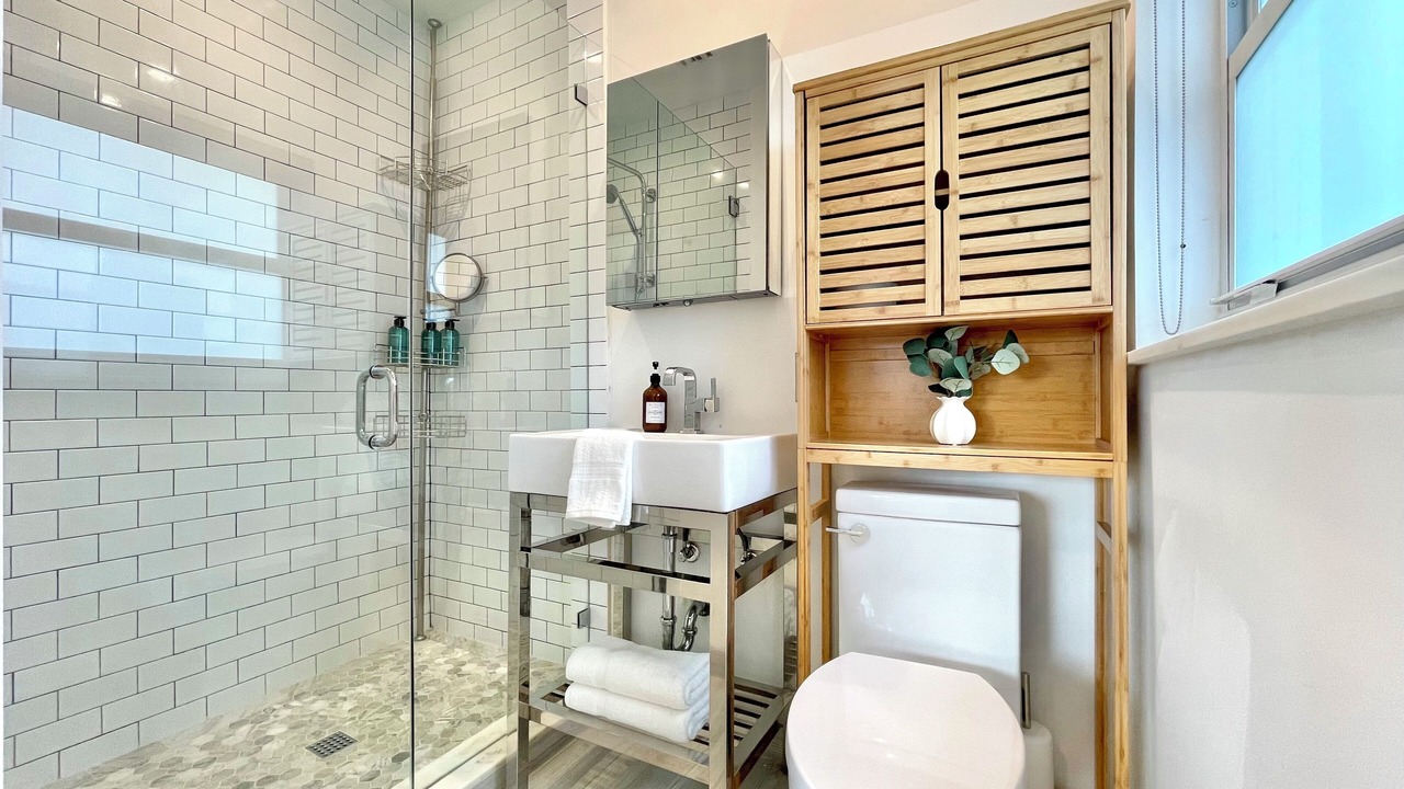 Photo of Bathroom in Dolphin Isles