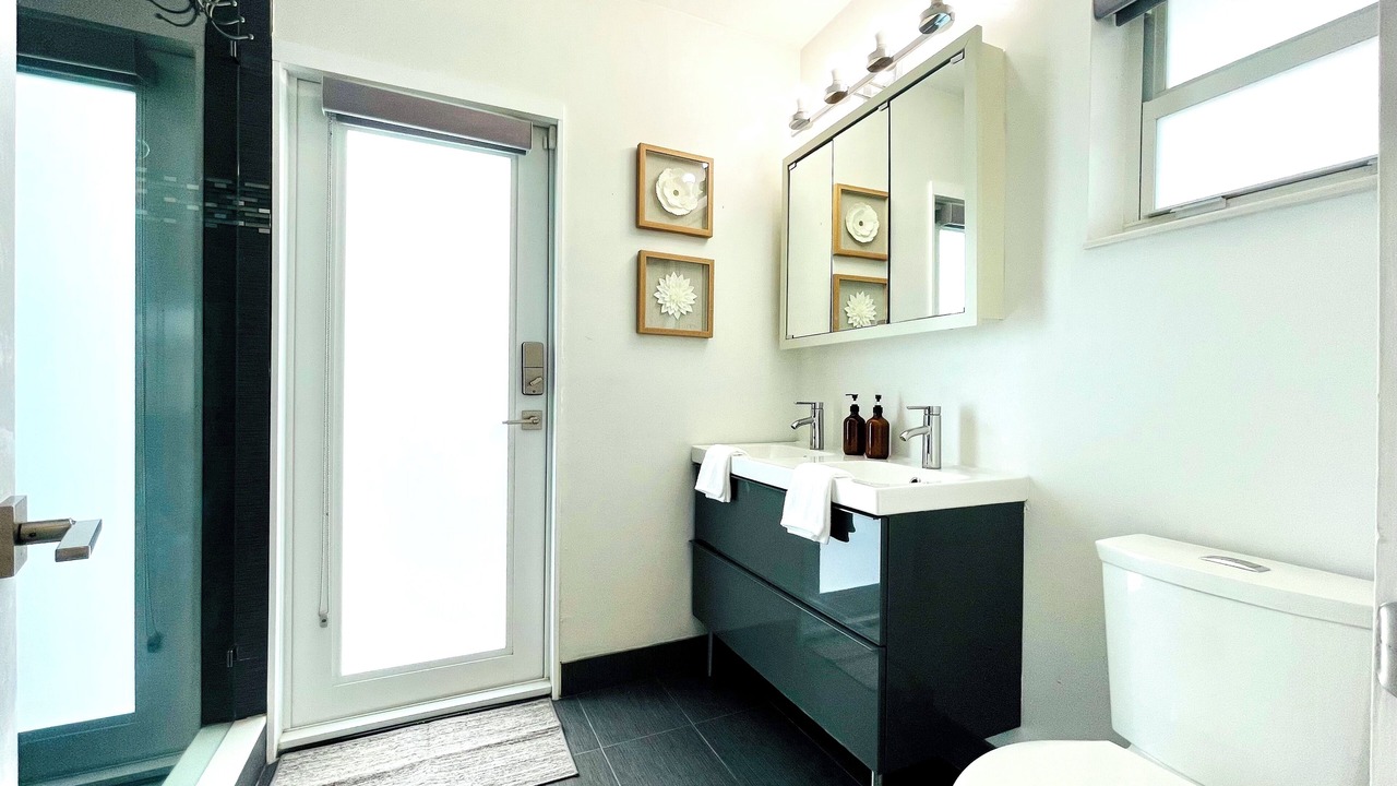 Photo of Bathroom in Dolphin Isles