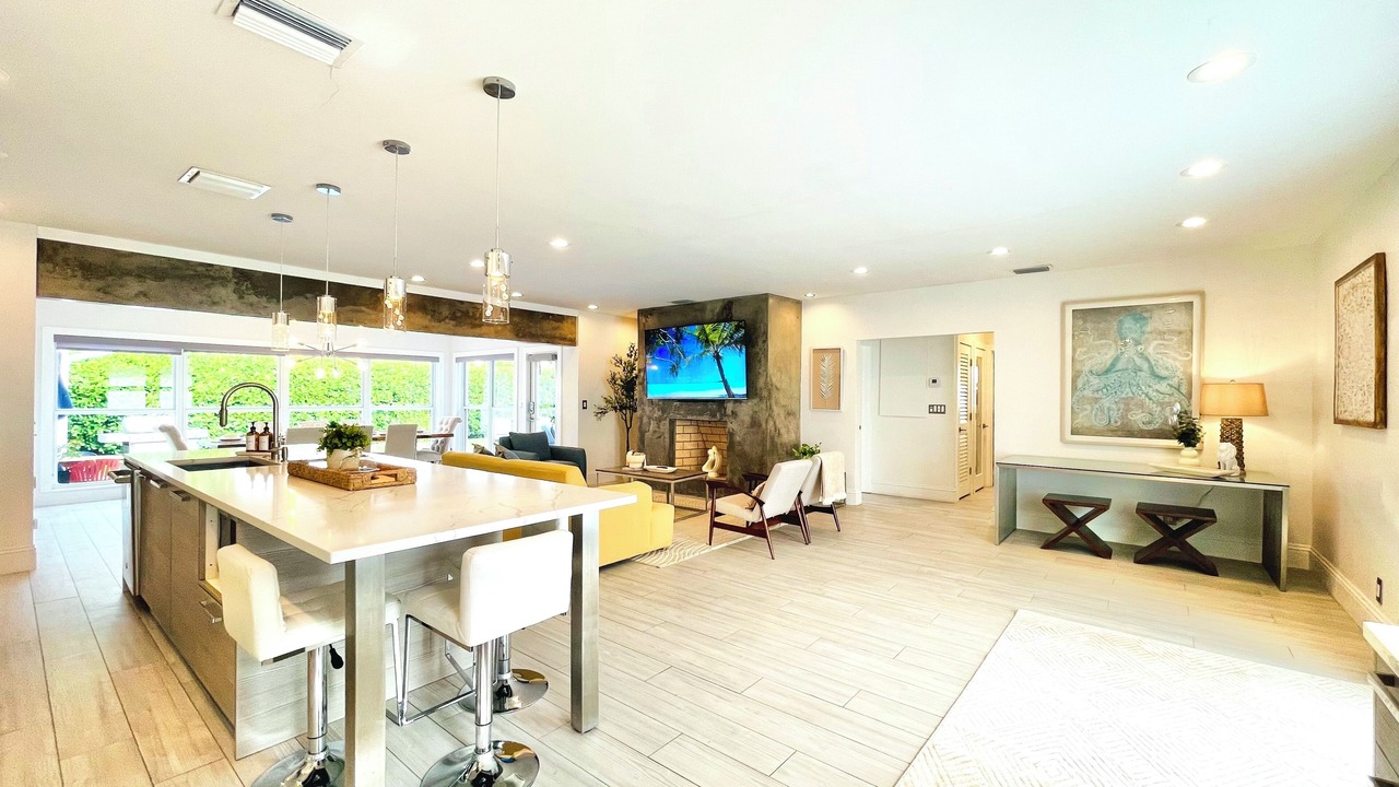 Photo of Others in Dolphin Isles