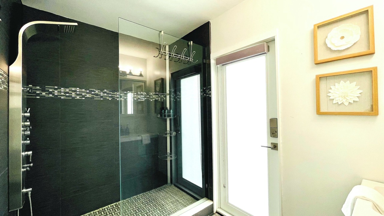 Photo of Bathroom in Dolphin Isles