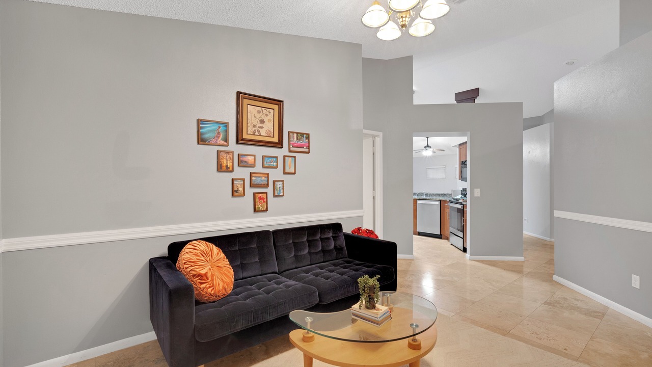 Photo of Livingroom in Boyette Springs