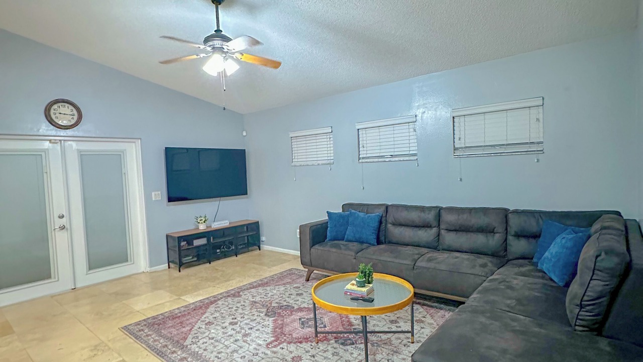 Photo of Livingroom in Boyette Springs