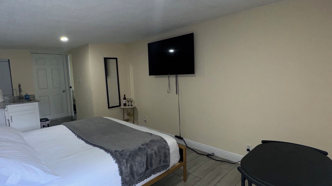 Photo of Bedroom in Pinecrest West Park