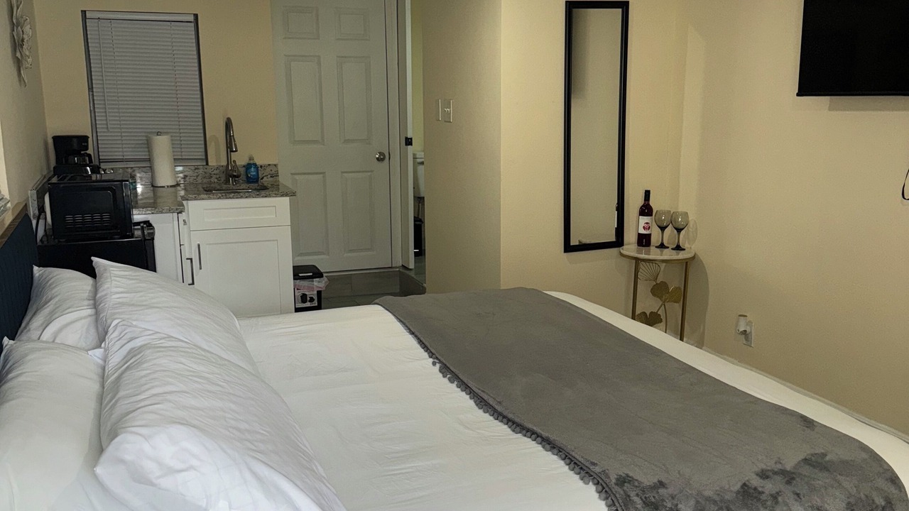 Photo of Bedroom in Pinecrest West Park