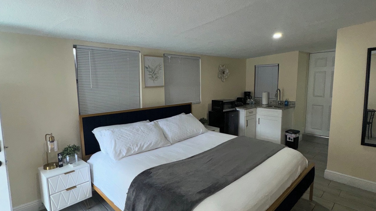 Photo of Bedroom in Pinecrest West Park