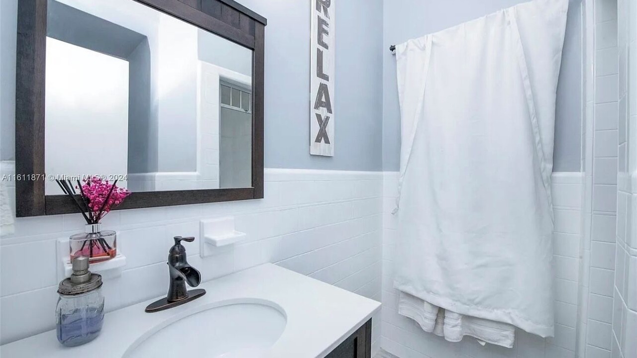 Photo of Bathroom in Croissant Park