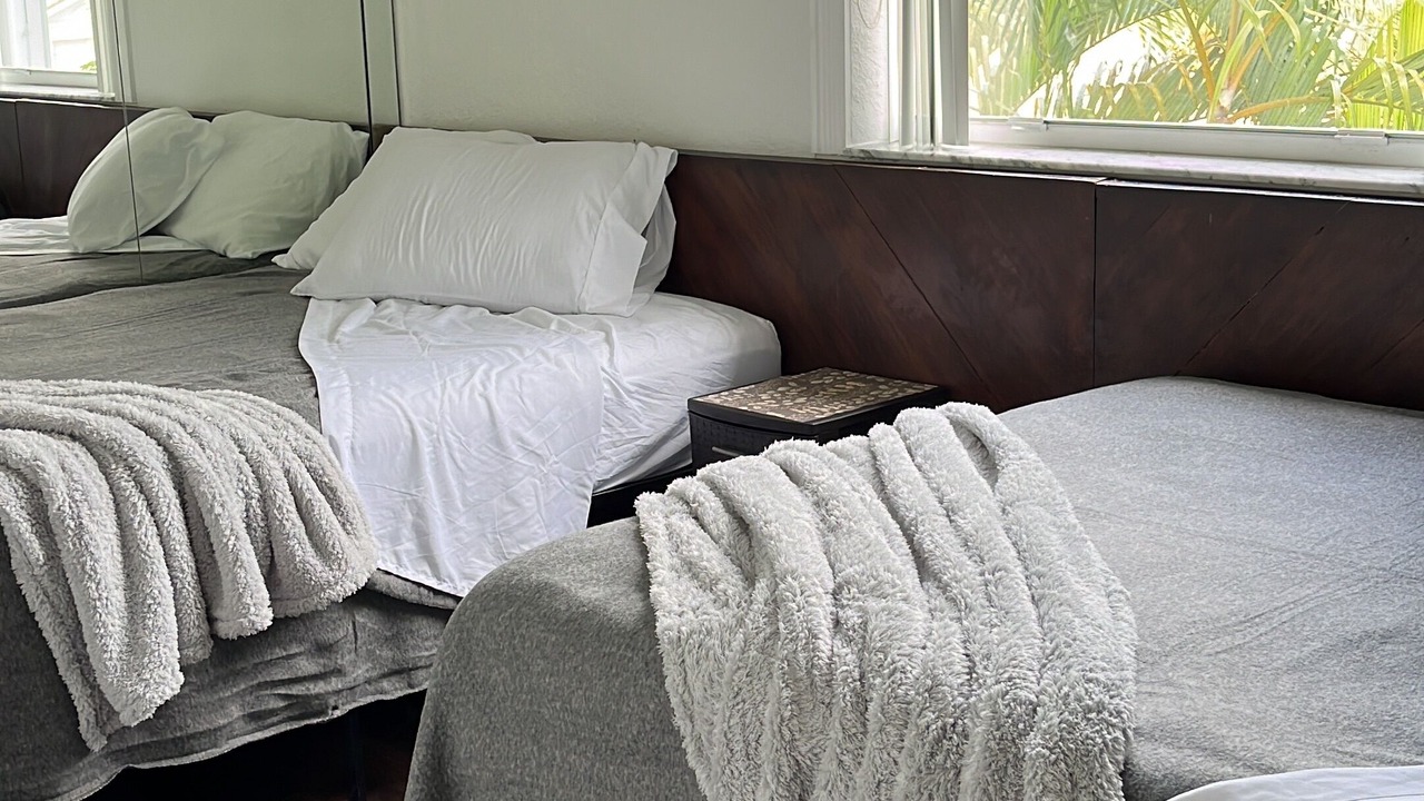 Photo of Bedroom in Central Oakland Park