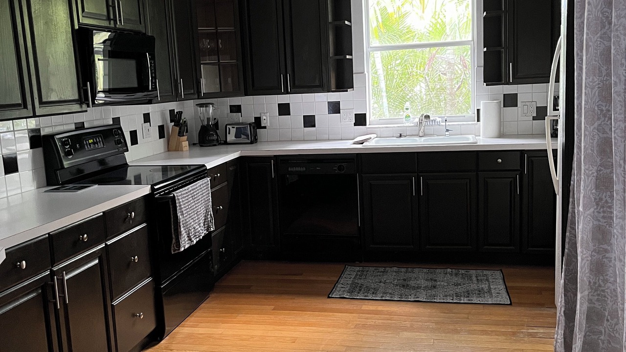 Photo of Kitchen in Central Oakland Park