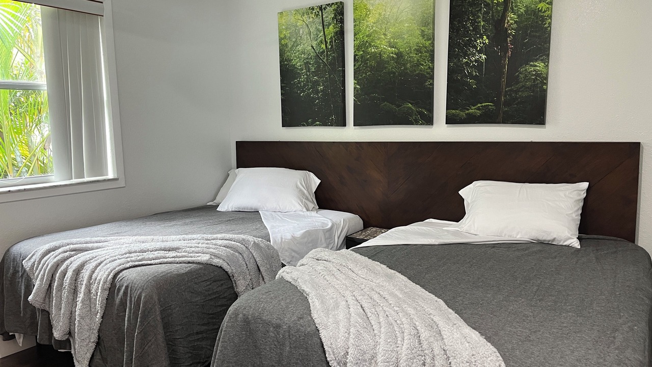 Photo of Bedroom in Central Oakland Park