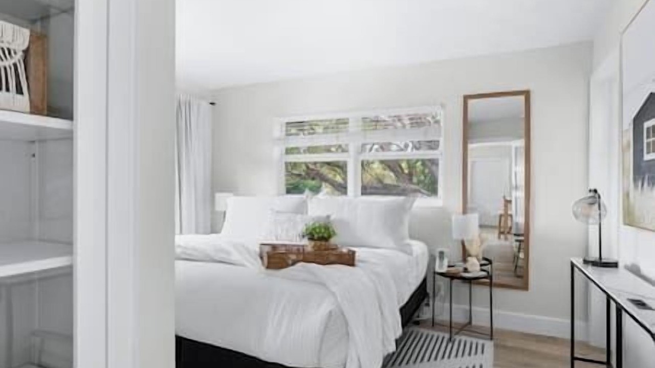 Photo of Bedroom in Hendricks and Venice Isles