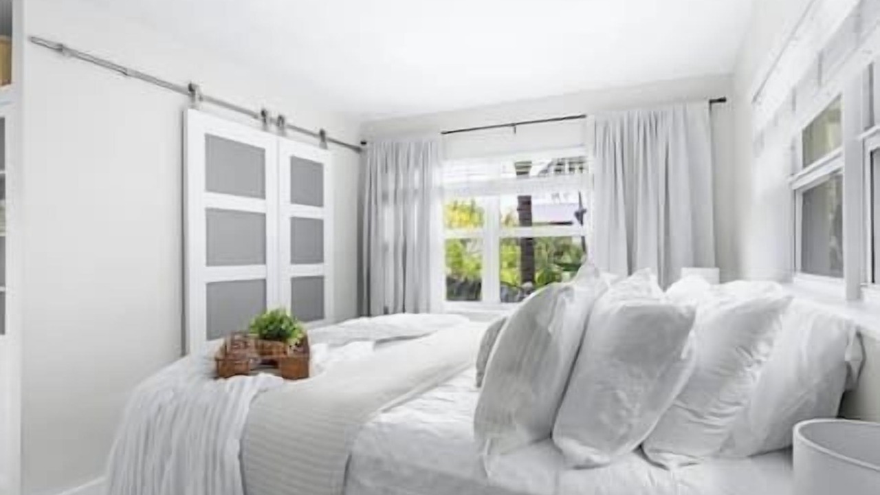 Photo of Bedroom in Hendricks and Venice Isles