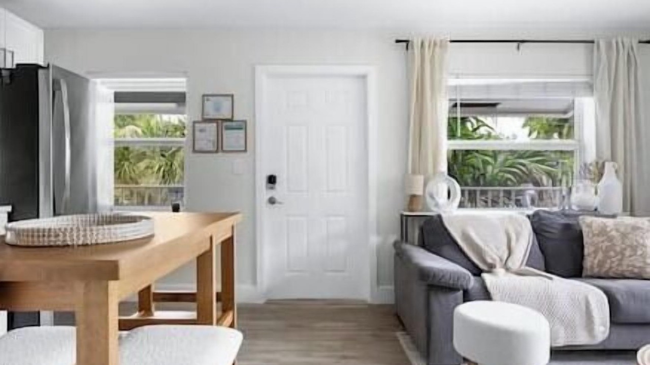 Photo of Livingroom in Hendricks and Venice Isles